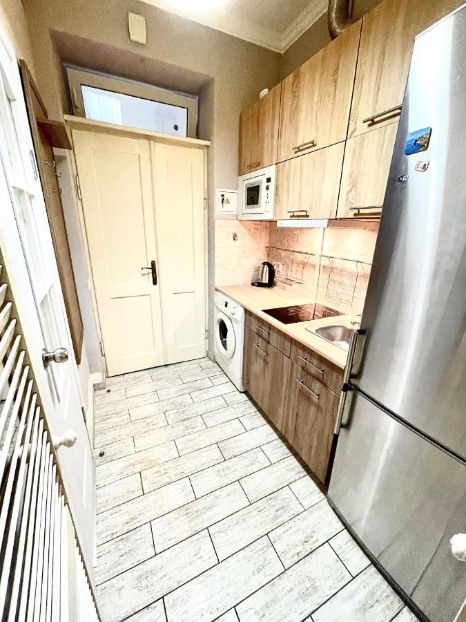 Stare Misto Apartment Lviv Ngoại thất bức ảnh