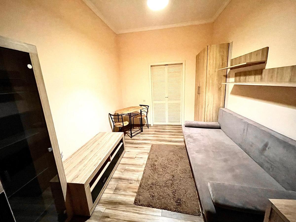 Stare Misto Apartment Lviv Ngoại thất bức ảnh